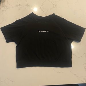 Alphalete Amplify Crop Top